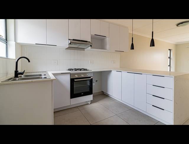 3 BEDROOM SECTIONAL TITLE FOR SALE IN THATCHFIELD RIDGE